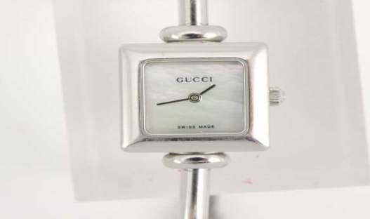 (1548_0459)グッチ 1900L 10641559 シェル文字盤 レディース腕時計